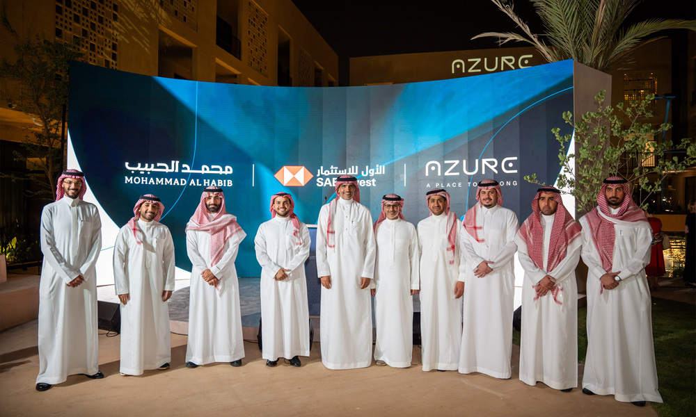 Azure-Lamara-1.jpg