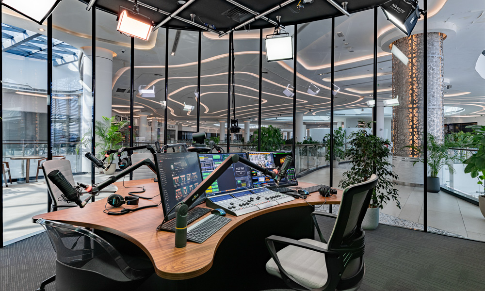 Mira-Business-1.jpg